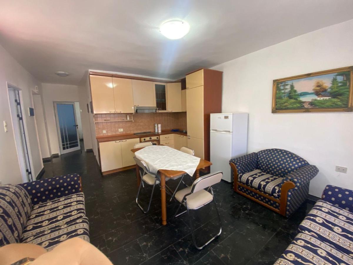 דירות Vlorë Pina'S House מראה חיצוני תמונה